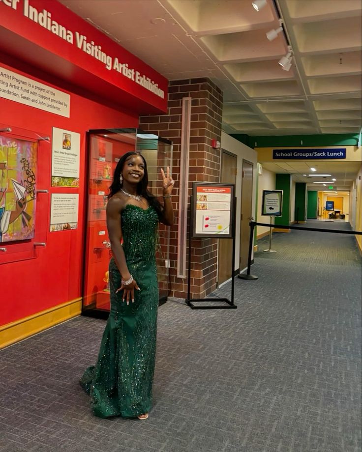 Gorgeous Dark Green Mermaid Strapless Sequined Long Prom Dress Evening Dress - VelvetHem