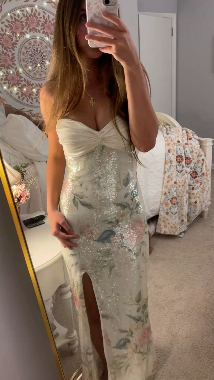 Elegant Mermaid Print V-neck Sequined Long Prom Dress Evening Dress - VelvetHem