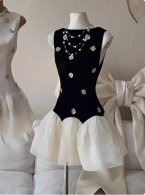 Sweet Sleeveless Floral Satin Tulle Mini 17th Birthday Homecoming Dress - VelvetHem