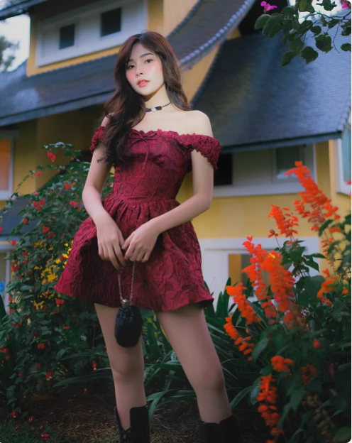 Sweet Burgundy Jacquard Shoulder Strap Waist A-line 17th Birthday Homecoming Dress - VelvetHem