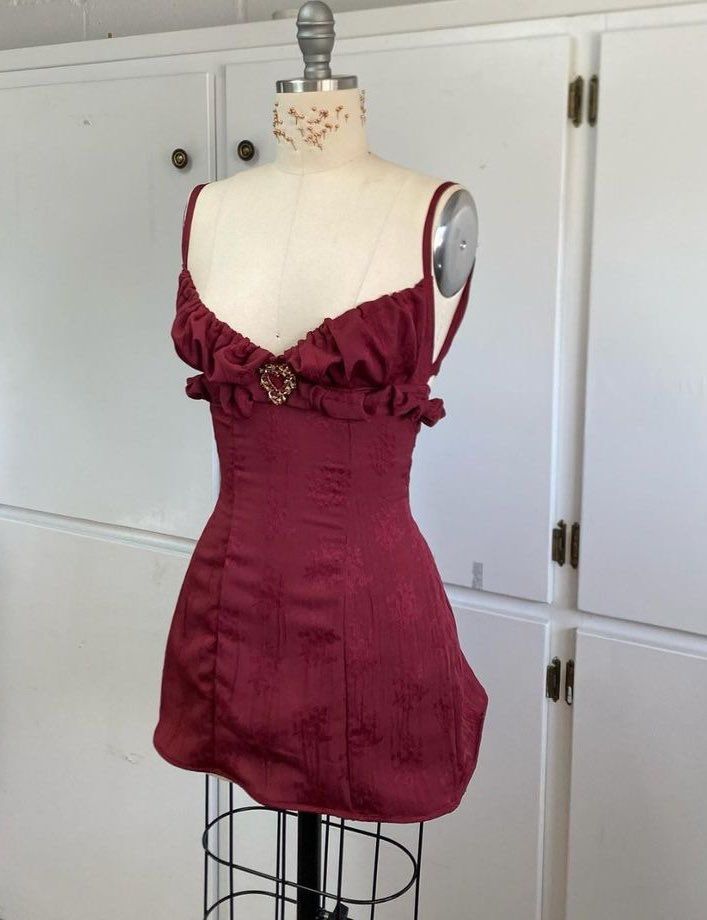 Vintage Burguny Dark Pattern V-neck Slim Birthday Dress Homecoming Dress - View 3 | VelvetHem