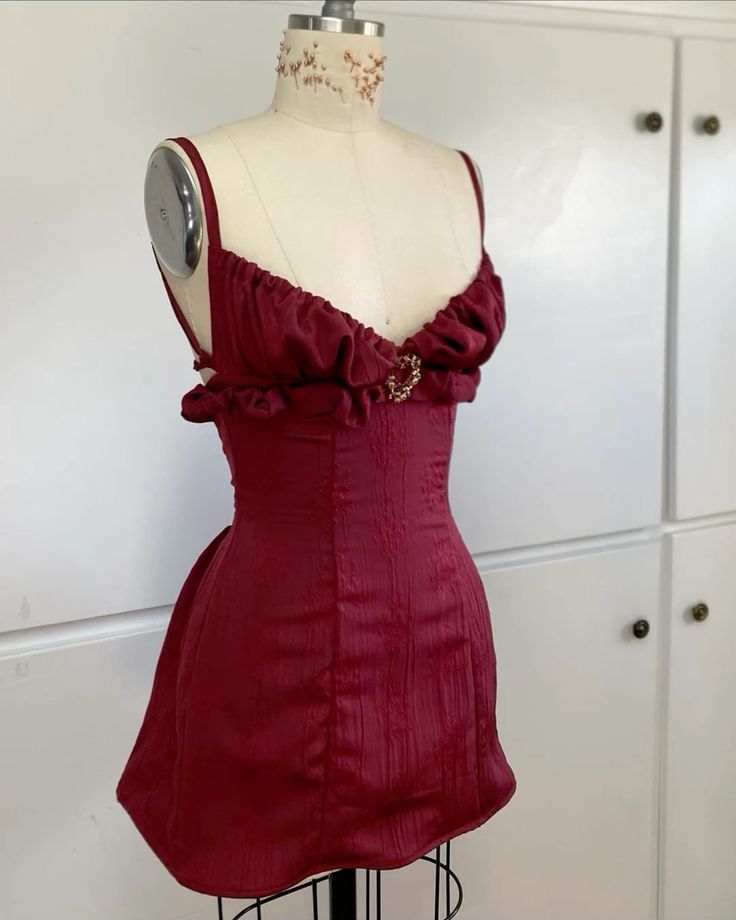 Vintage Burguny Dark Pattern V-neck Slim Birthday Dress Homecoming Dress - View 4 | VelvetHem