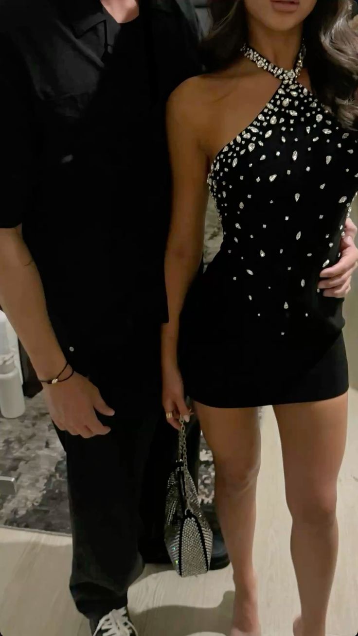 Luxury Black Halter Neck Rhinestone Slim Fit Hip Birthday Party Homecoming Dress - VelvetHem
