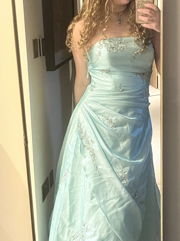 Vintage Mint Green A-Line Strapless Embroidered Satin Long Prom Dress Evening Dress - VelvetHem