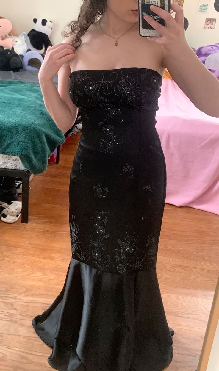 Vintage Black Mermaid Strapless Beaded Velvet Long Prom Dress Evening Dress - VelvetHem
