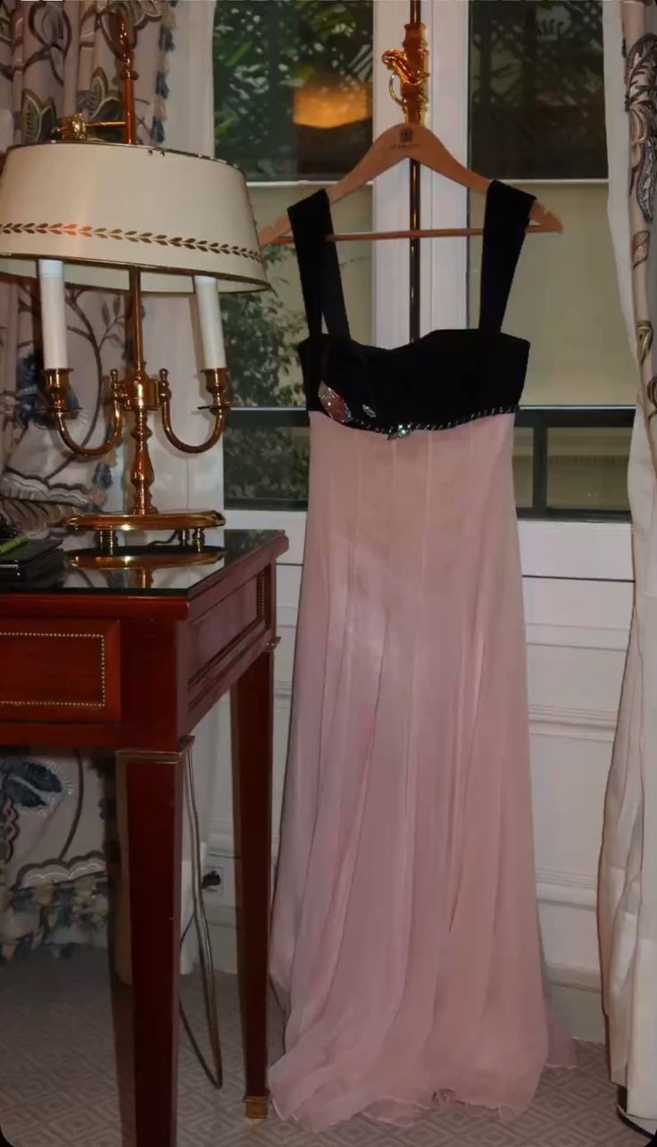 Elegant Black & Pink Color Block A-Line Velvet Chiffon Long Prom Dress Evening Dress - View 5 | VelvetHem