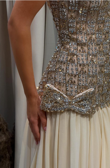 Luxurious Champagne Sweetheart Neck A-line Diamond-Embellished Bow Chiffon Long Prom Dress Evening Dress - View 3 | VelvetHem