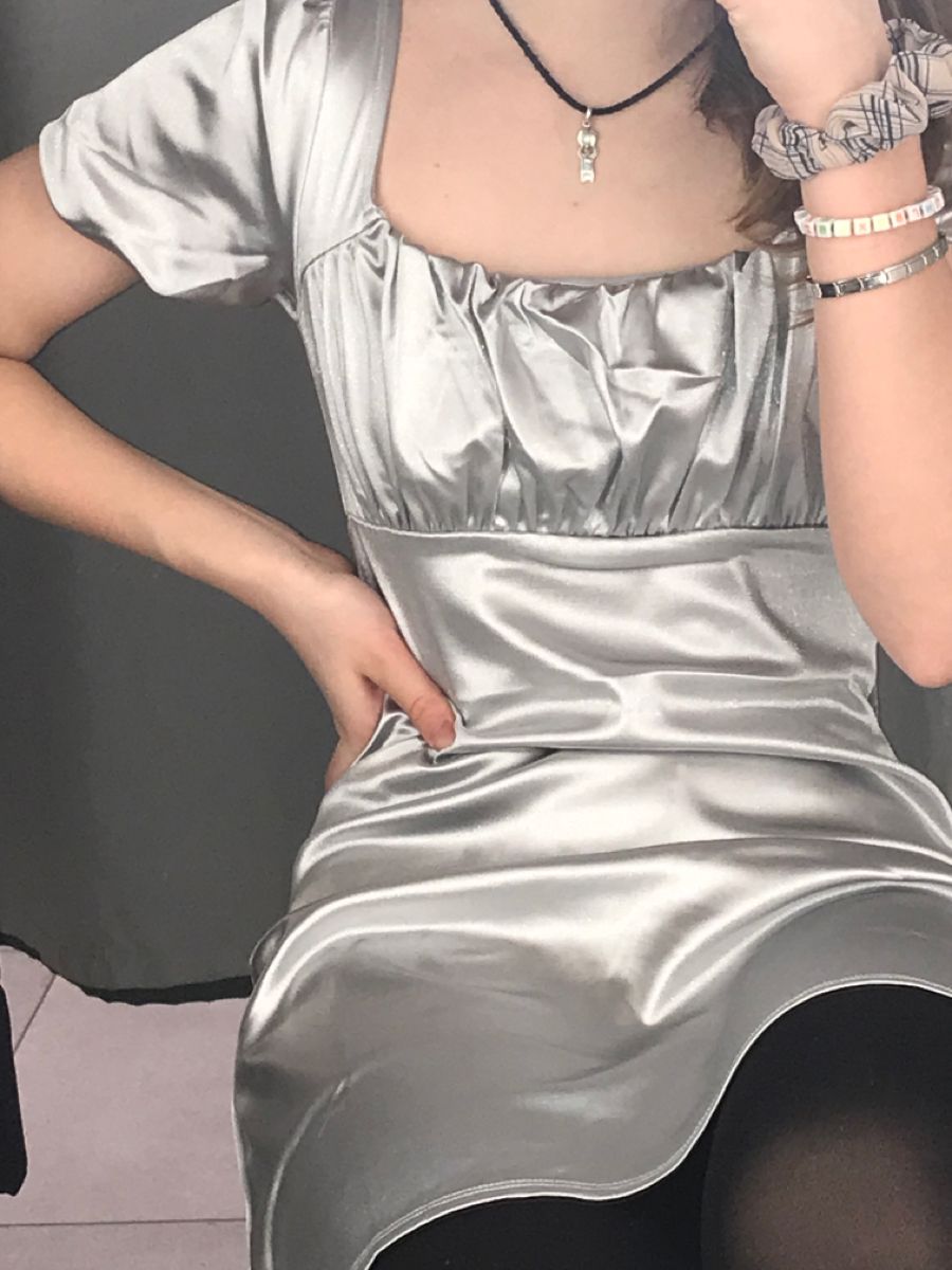 Elegant Silver-gray Puff Short-sleeved Pleated Slim-fit Satin Birthday Party Homecoming Dress - VelvetHem