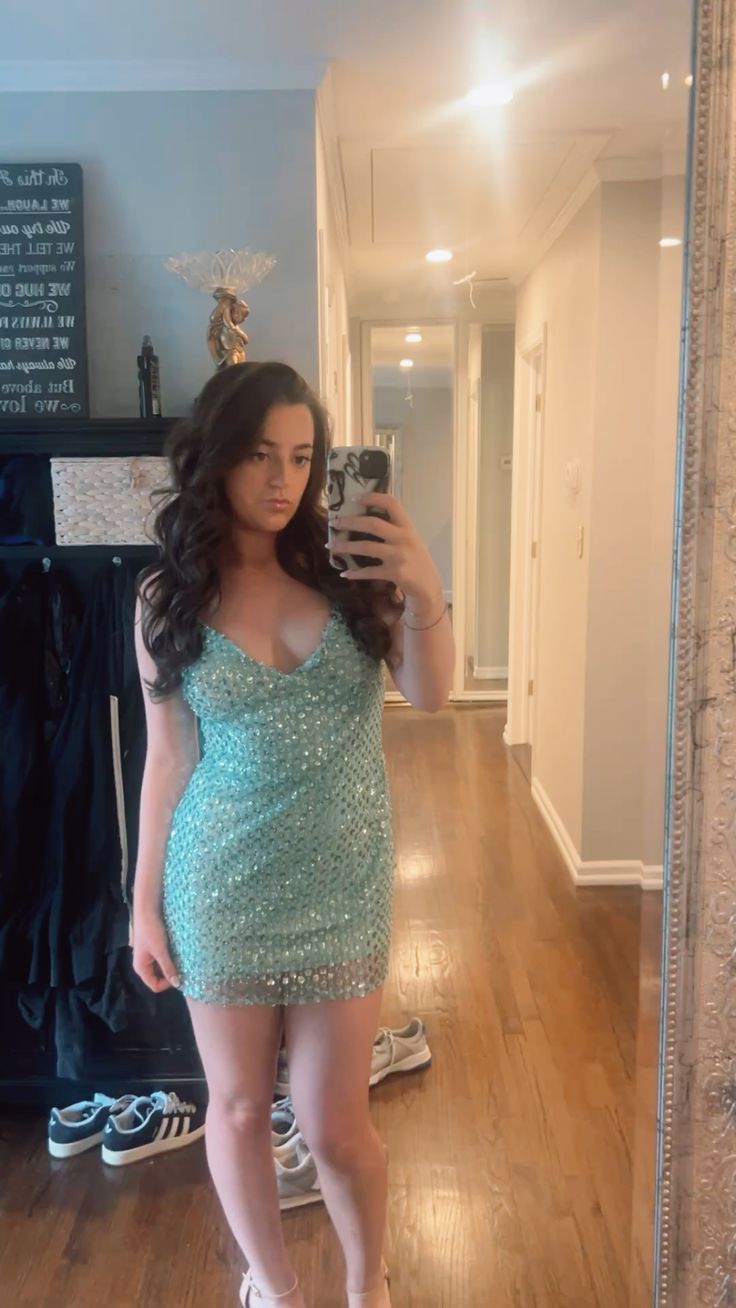 Sparkling Mint Green V-neck Suspender Sequined Slim-fit Hip-hugging Birthday Party Homecoming Dress - VelvetHem