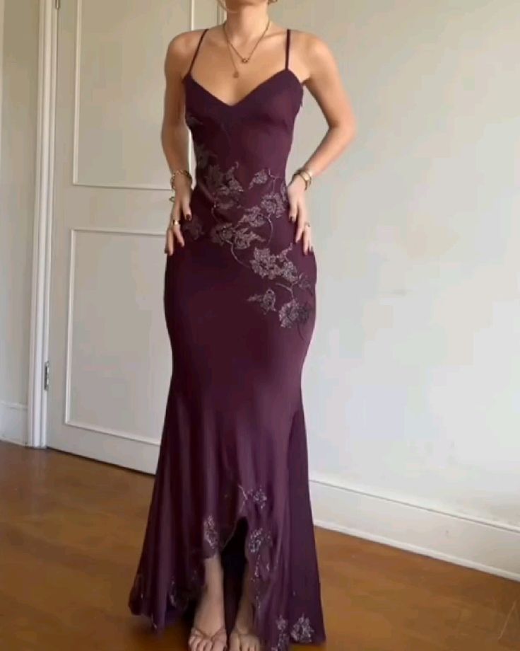 Vintage Elegant Burgundy Spaghetti Strap V-neck Satin Long Prom Dress Evening Dress - VelvetHem