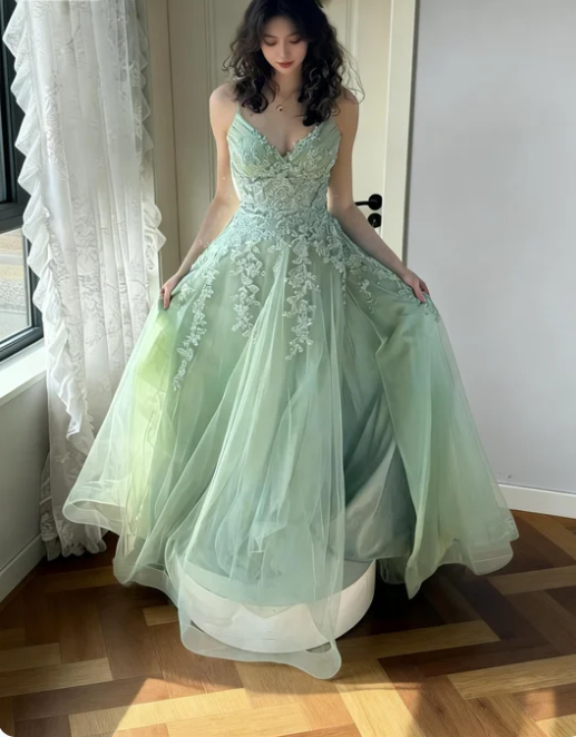 Elegant Mint Green Spaghetti Strap Embroidered Tulle Long Prom Dress Evening Dress - VelvetHem