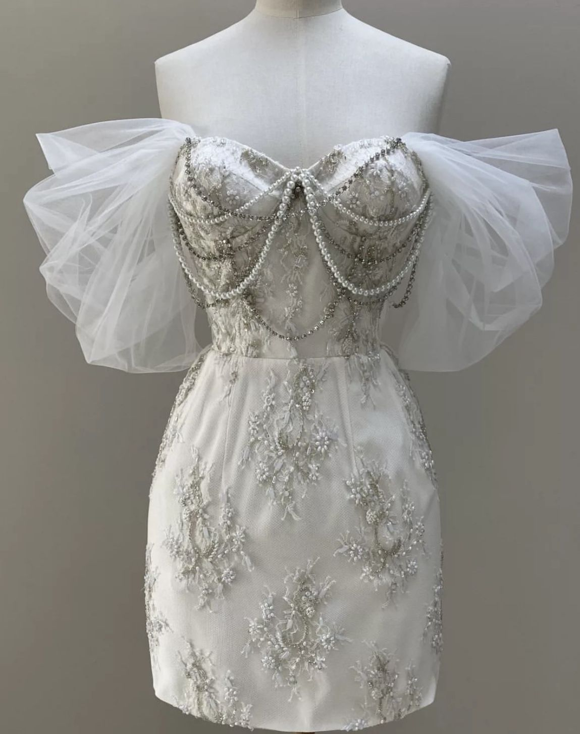 Gorgeous White Sweetheart Neck Sheath 16th Birthday Outfits Off The Shoulder Short Prom Dress