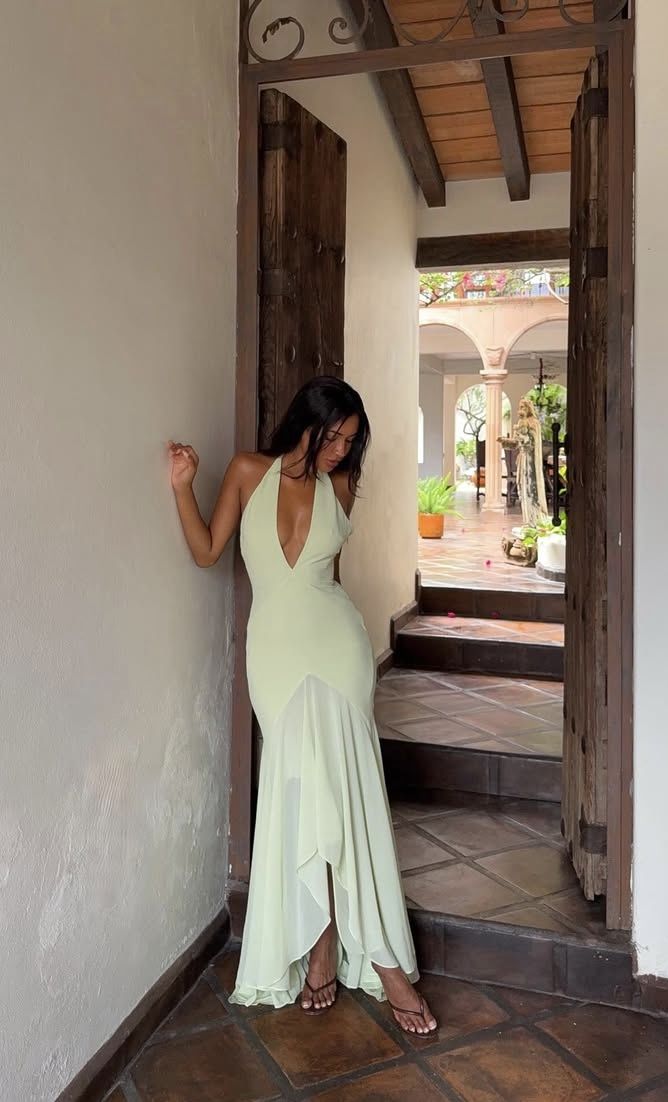Elegant Light Green Mermaid Halterneck Chiffon Long Prom Dress Evening Dress - VelvetHem