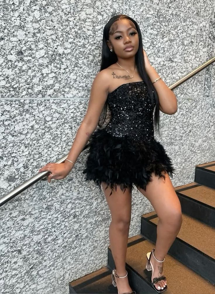 Gorgeous Black Sequined Feather Short Birthday Party Homecoming Dress - VelvetHem