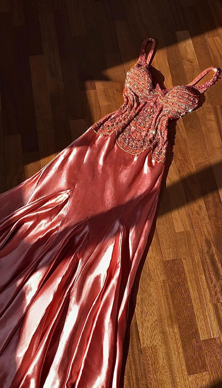 Vintage V Neck Beaded Mermaid Evening Dress Formal Prom Dress - VelvetHem