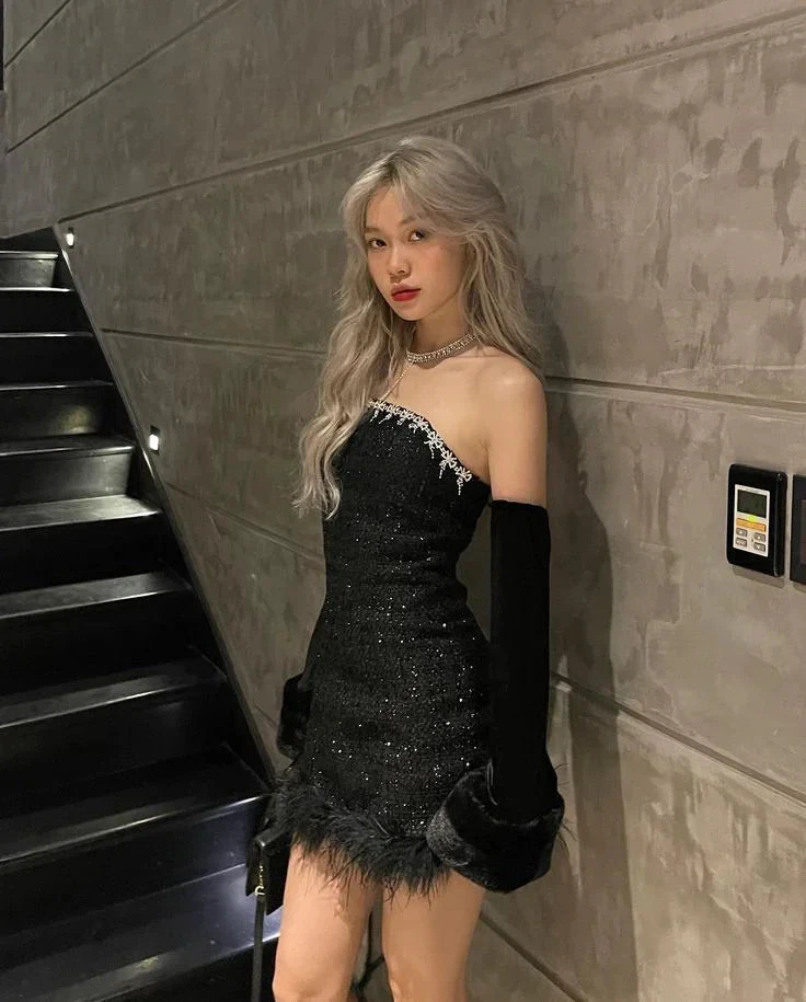 Sexy Black Strapless Homecoming Dress with Hem Feathers (ZD11878)