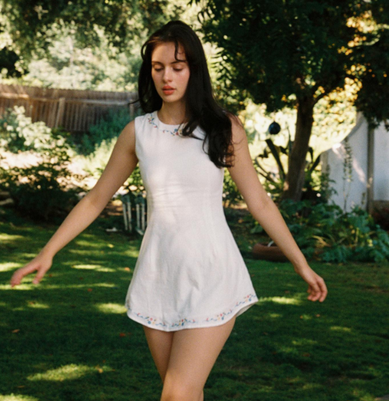 Fresh And Sweet White Round Neck Embroidered 17th Birthday Homecoming Dress - View 6 | VelvetHem