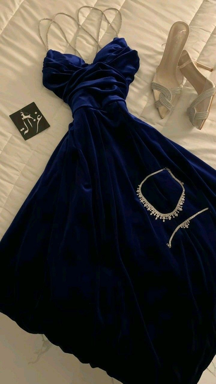 Elegant A Line Royal Blue Velvet Prom Dress Spaghetti Straps Party Evening Gown - VelvetHem