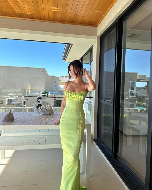 Classy Green Sheath/Column Prom Dress,Green Evening Dress - View 2 | VelvetHem