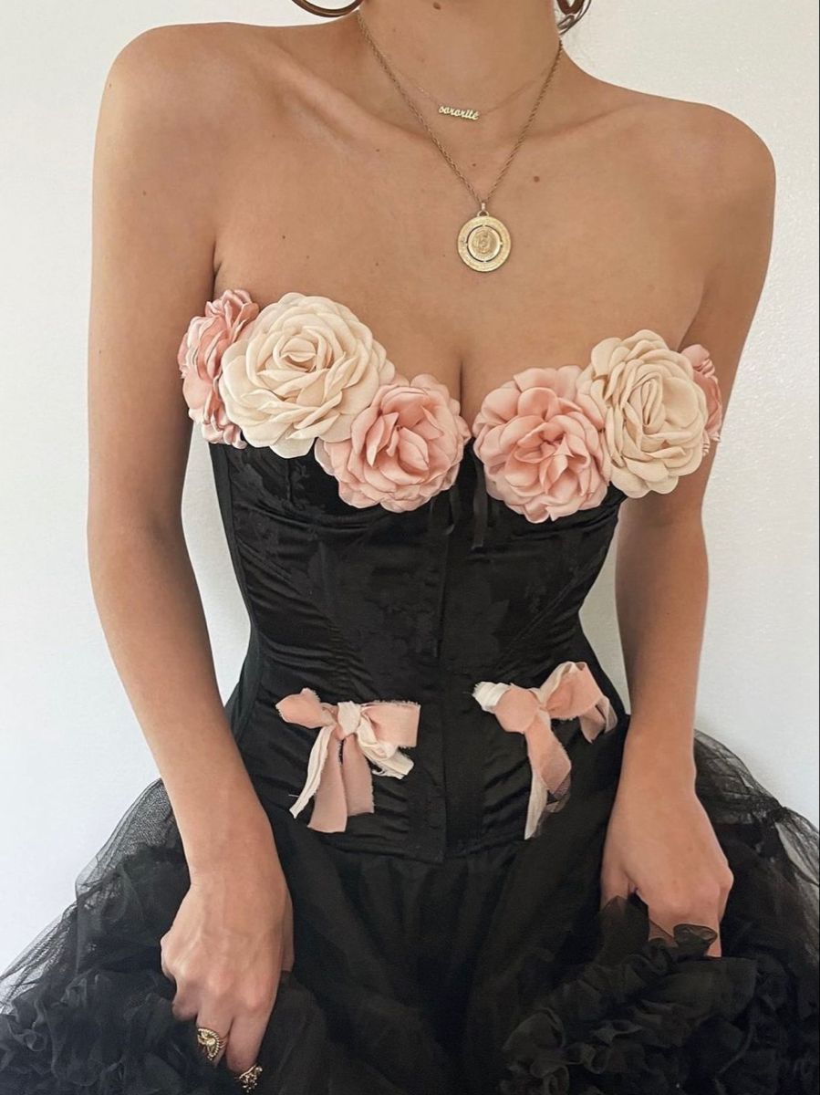 Pretty 3D Flowers Black Strapless Satin Tulle Short Graduation Homecoming Dress Formal 21st Birthday Outfits