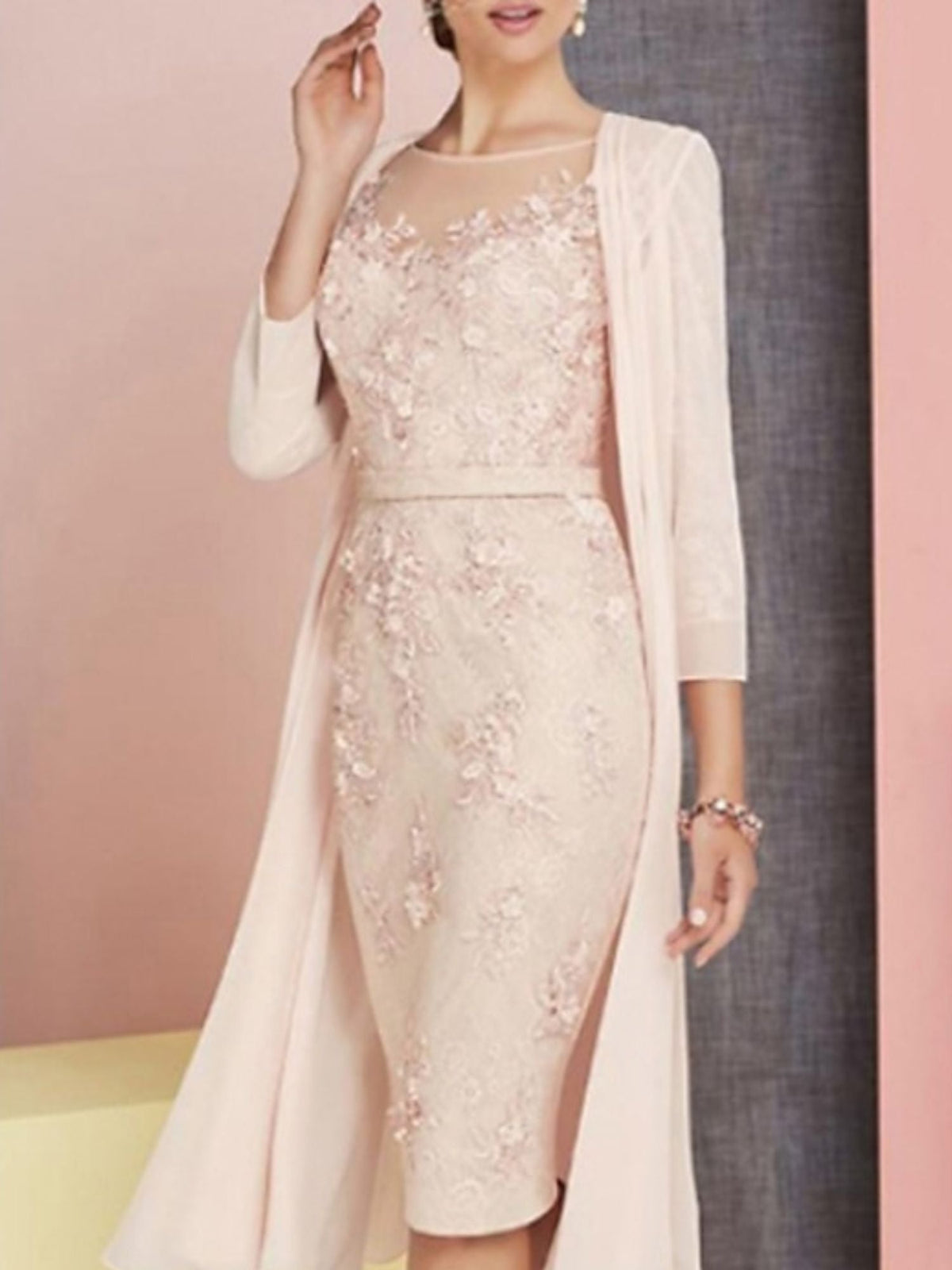 Retro Round Long Sleeve Knee Length Mother of the Bride Sheath Dress with Lace Appliques