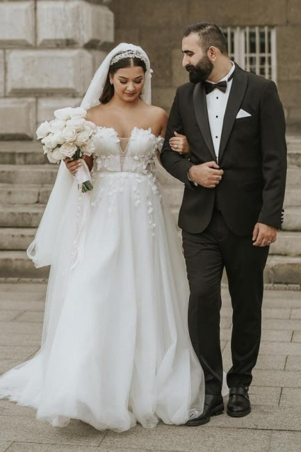 Romantic Off-the-Shoulder Cap Sleeves Long tulle Bridal Dress