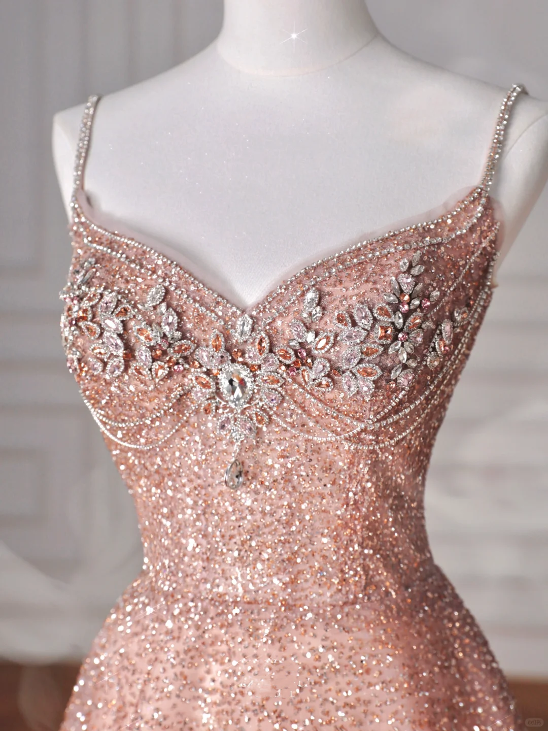 Glitter Pink Tulle Sequins Beaded Prom Dress Spaghetti Straps A Line Evening Dress Y8619