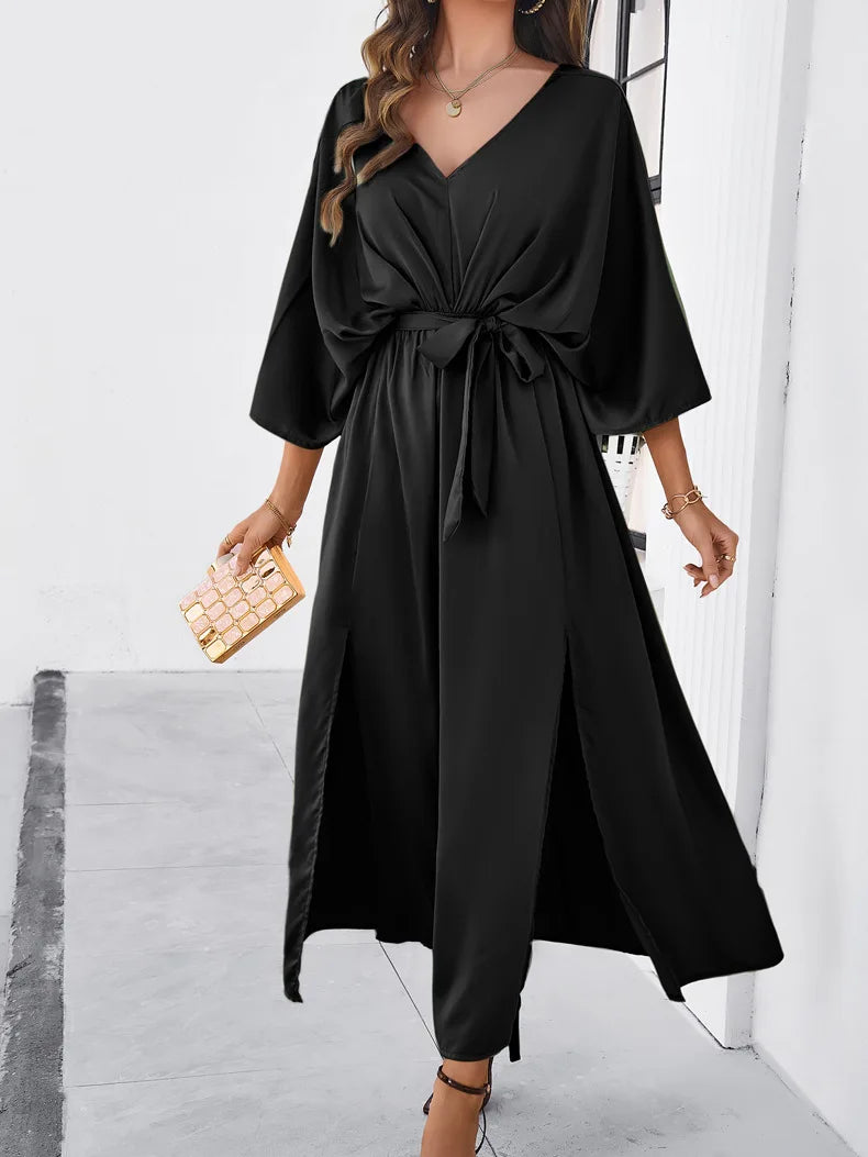 Concordia V-neck Dress in a Loose Fit for Women Smart Casual Outfit