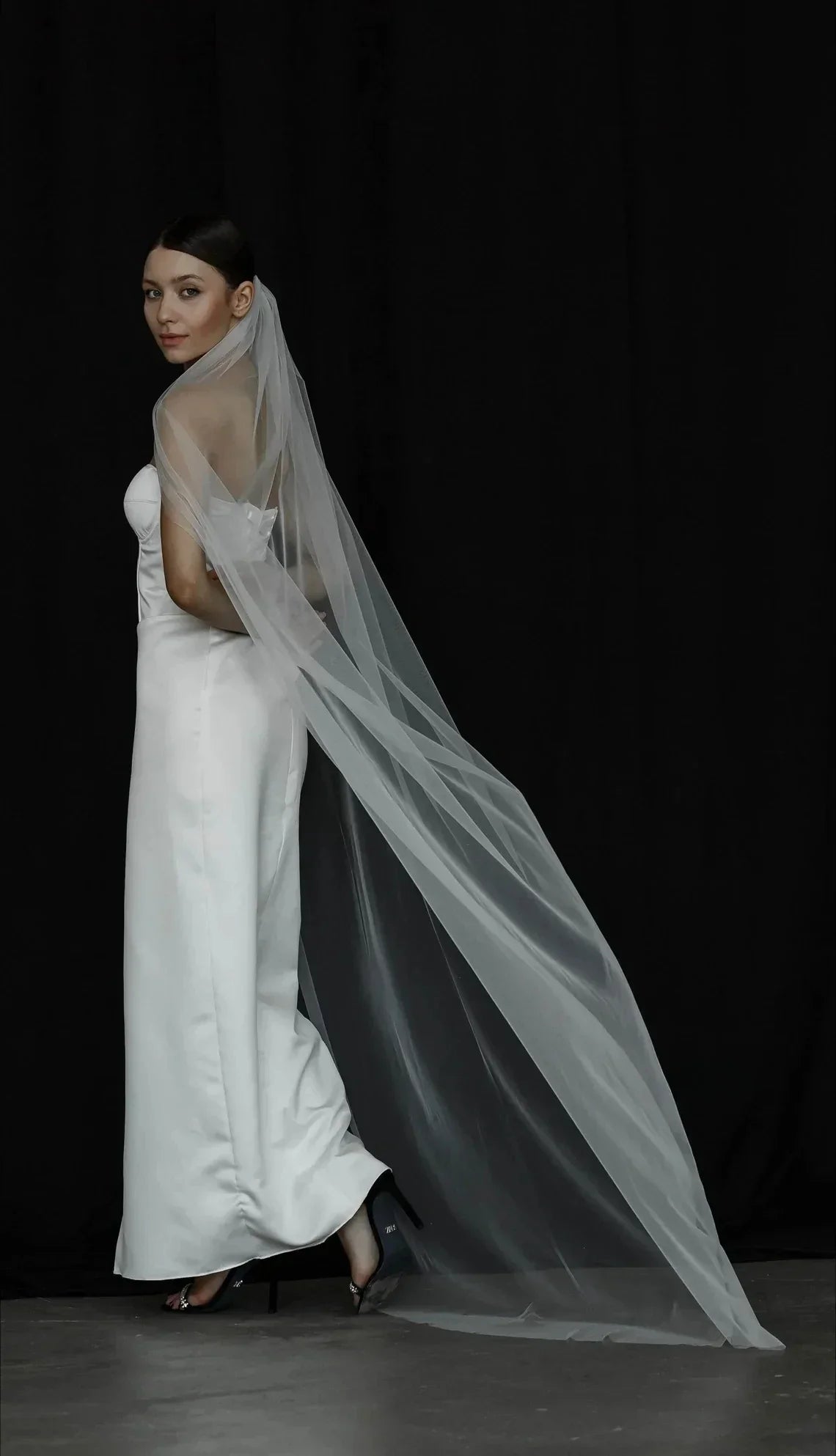 Soft Single Layer Simple Wedding Veil for Brides Lightweight Bridal Headwear