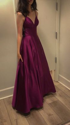Sexy Spaghetti Straps V-neck Sleeveless A Line Grape Satin Long Prom Dresses