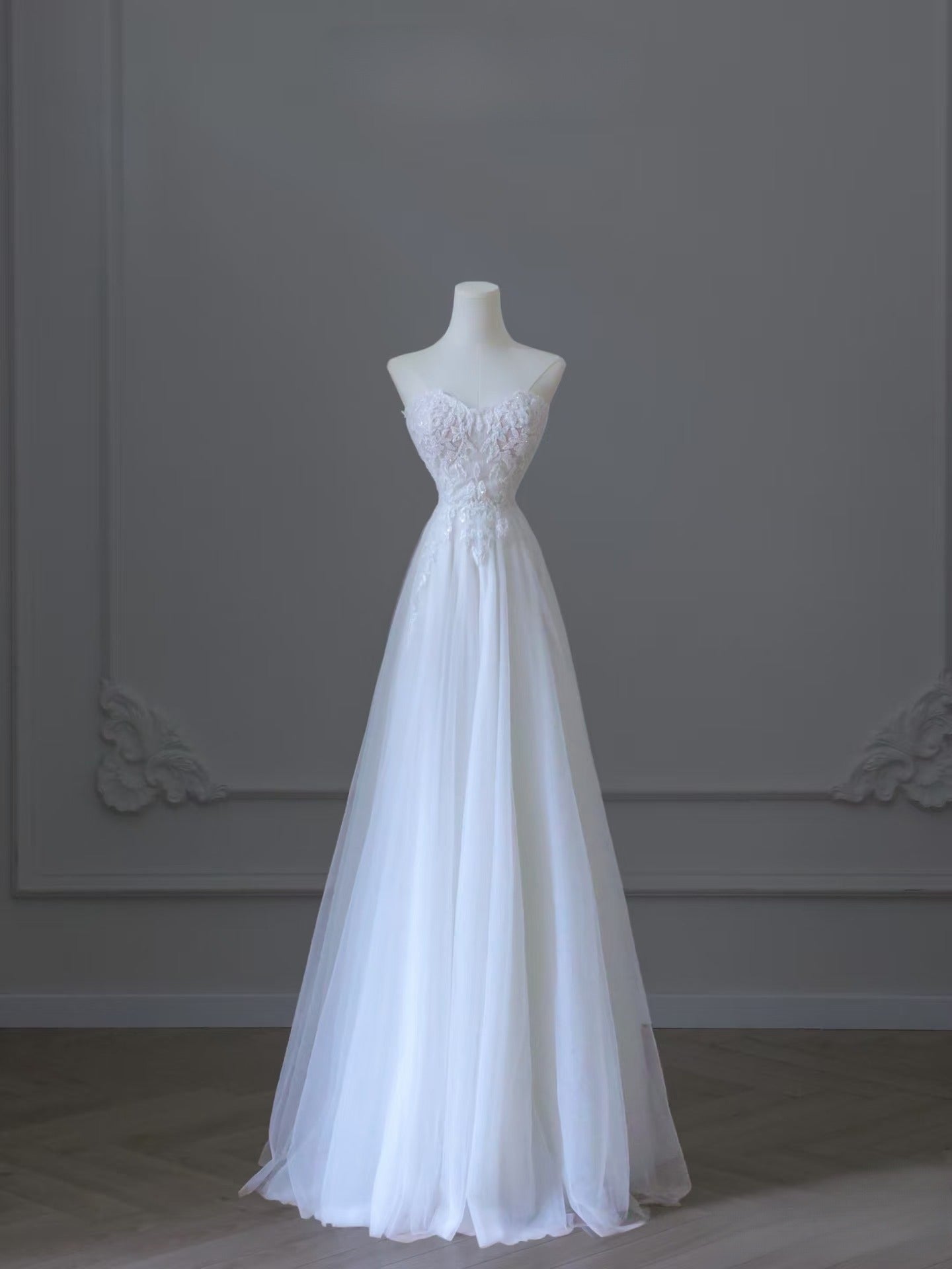 Timeless A Line Sweetheart Lace Tulle White Wedding Dresses Brides Dress