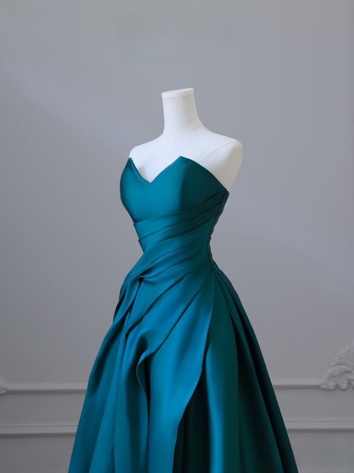 Pretty Ball Gown Sweetheart Satin Ruffles Long Prom Dresses Party Dress - View 3 | VelvetHem