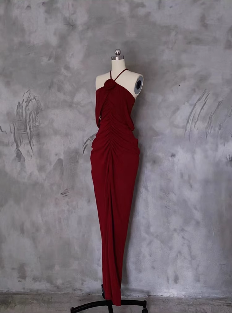 Pretty Sheath Halter Burgundy Prom Dresses Long Birthday Dress For Women - VelvetHem