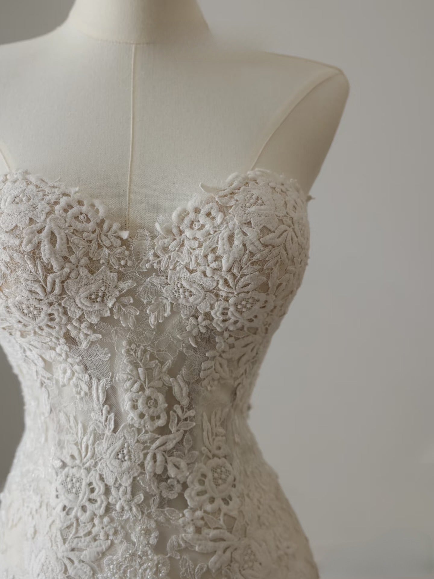 Timeless Mermaid Sweetheart Lace White Wedding Dresses Brides Dress