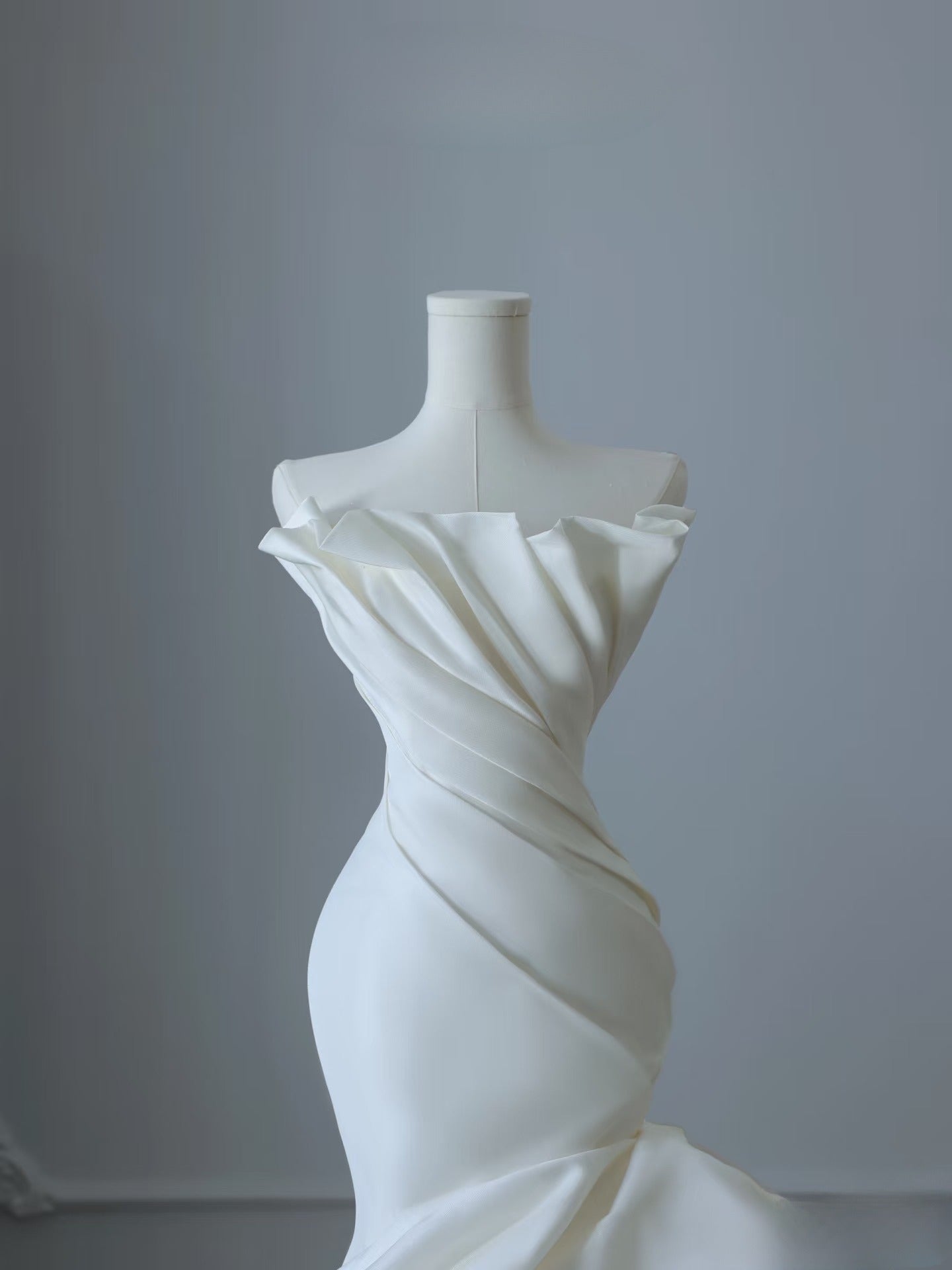 Timeless Mermaid Strapless Satin Ivory Long Wedding Dress Bridal Dresses