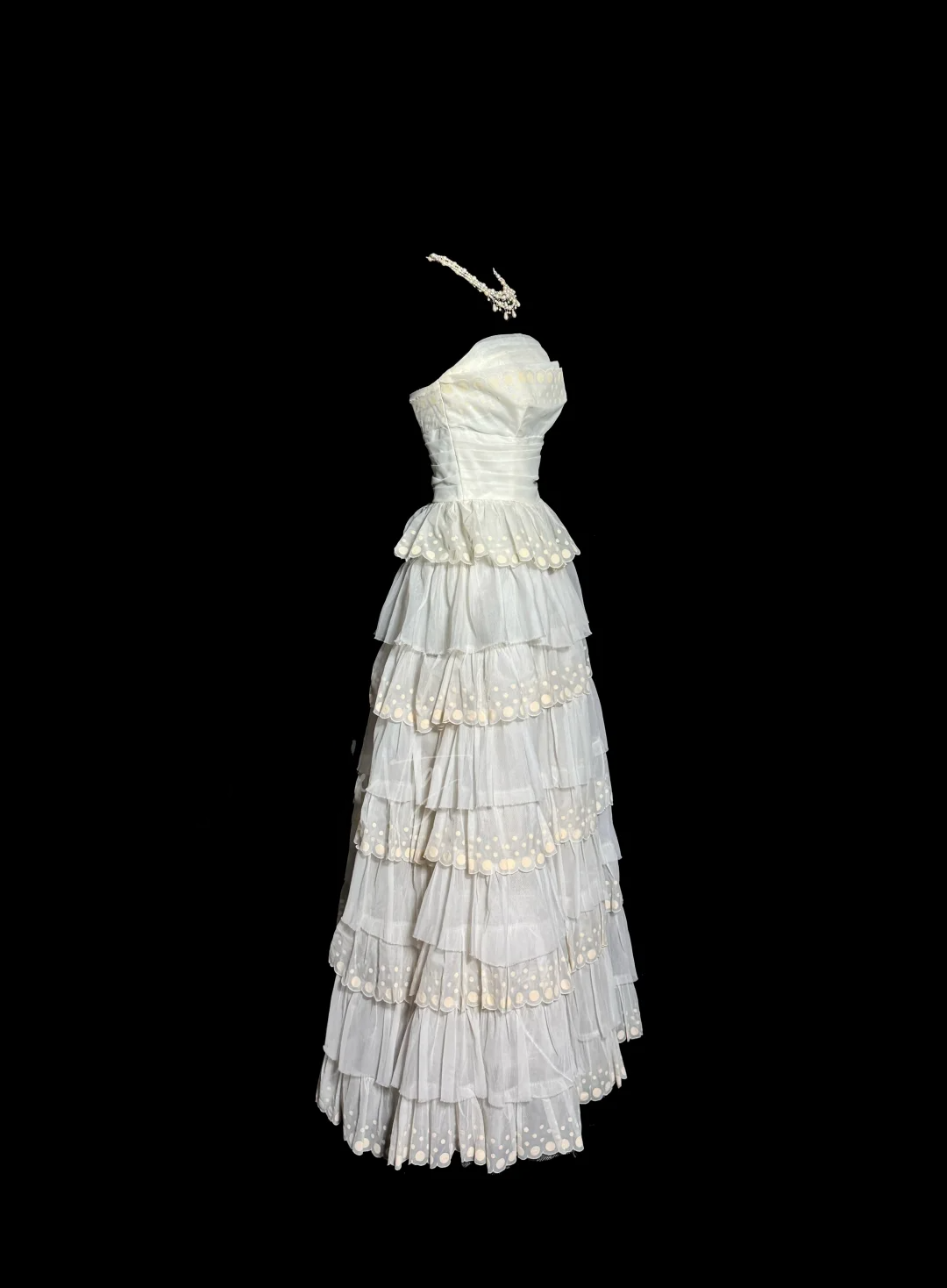 Vintage Ball Gown Strapless White Lace Prom Gown Fairy Prom Dresses - View 2 | VelvetHem