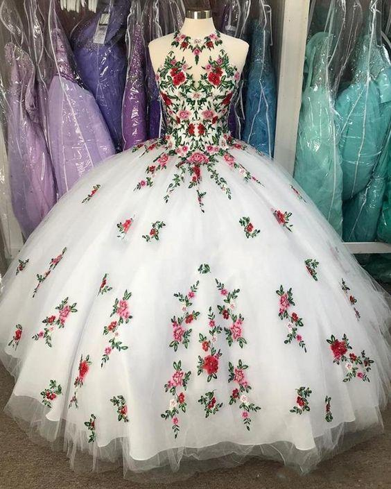Fabulous White Embroidered applique Ball Gown Quinceanera Dresses - VelvetHem