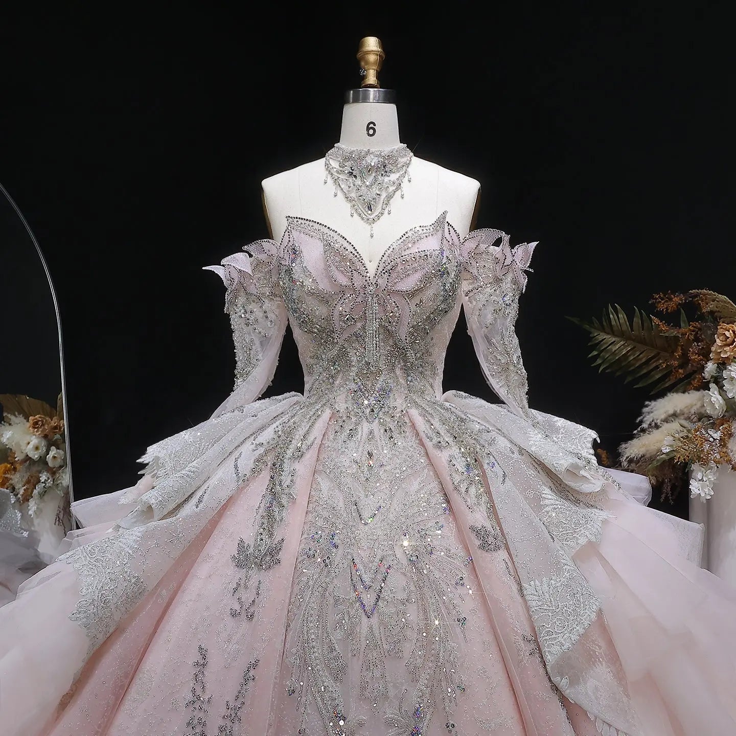 Luxury Embroidery Puff Sleeve Ball Gown Wedding Dress ZP156