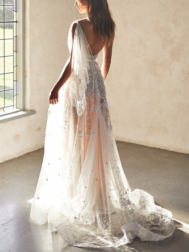 Sexy A-Line Beach Wedding Dresses Sweetheart Lace Sleeveless Bridal Gowns Beach Wedding Dress in Color See-Through Court Train