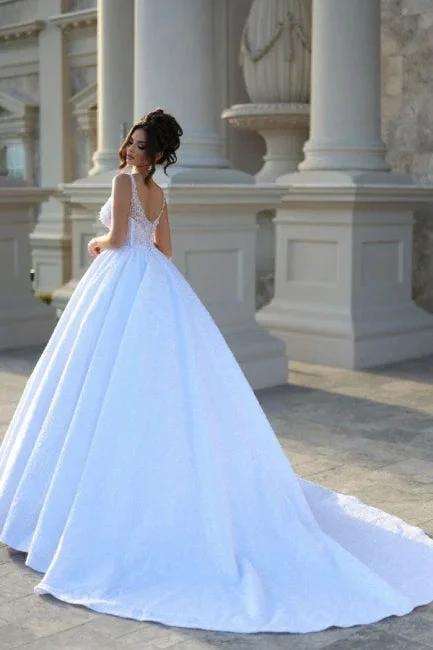Sexy Floor-Length Straps Sleeveless V-Neck Beadings Ball Gown Wedding Dresses with Lace (ZD15757)