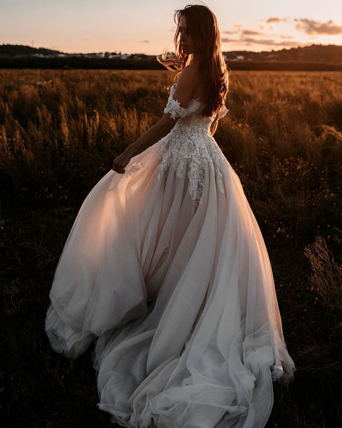 Sexy Off-the-shoulder sleeveless Tulle Beach Wedding Dress with Lace