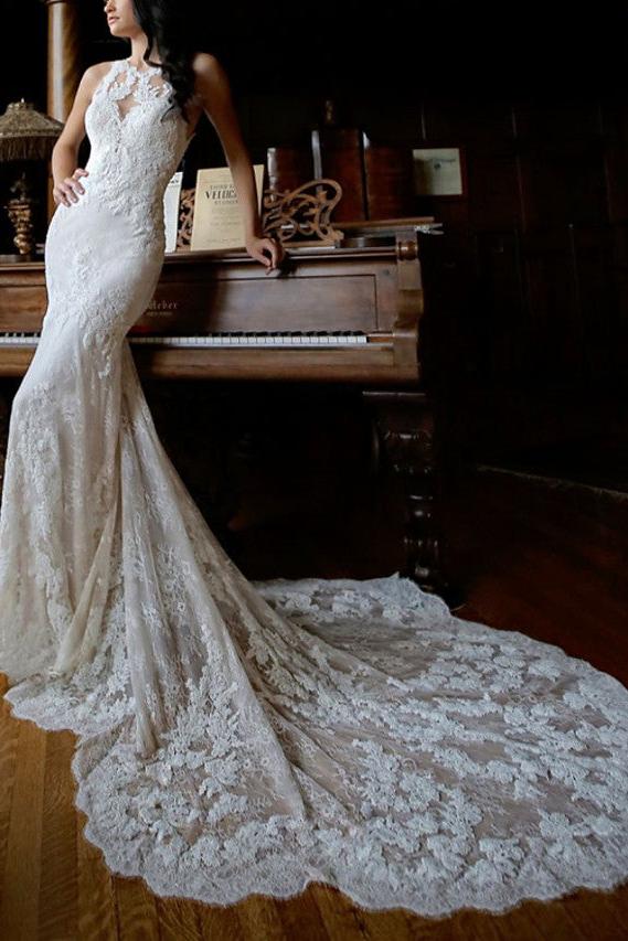 Sexy Sheath Beach Wedding Dress Jewel Lace Sleeveless Bridal Gowns in Color with Chapel Train