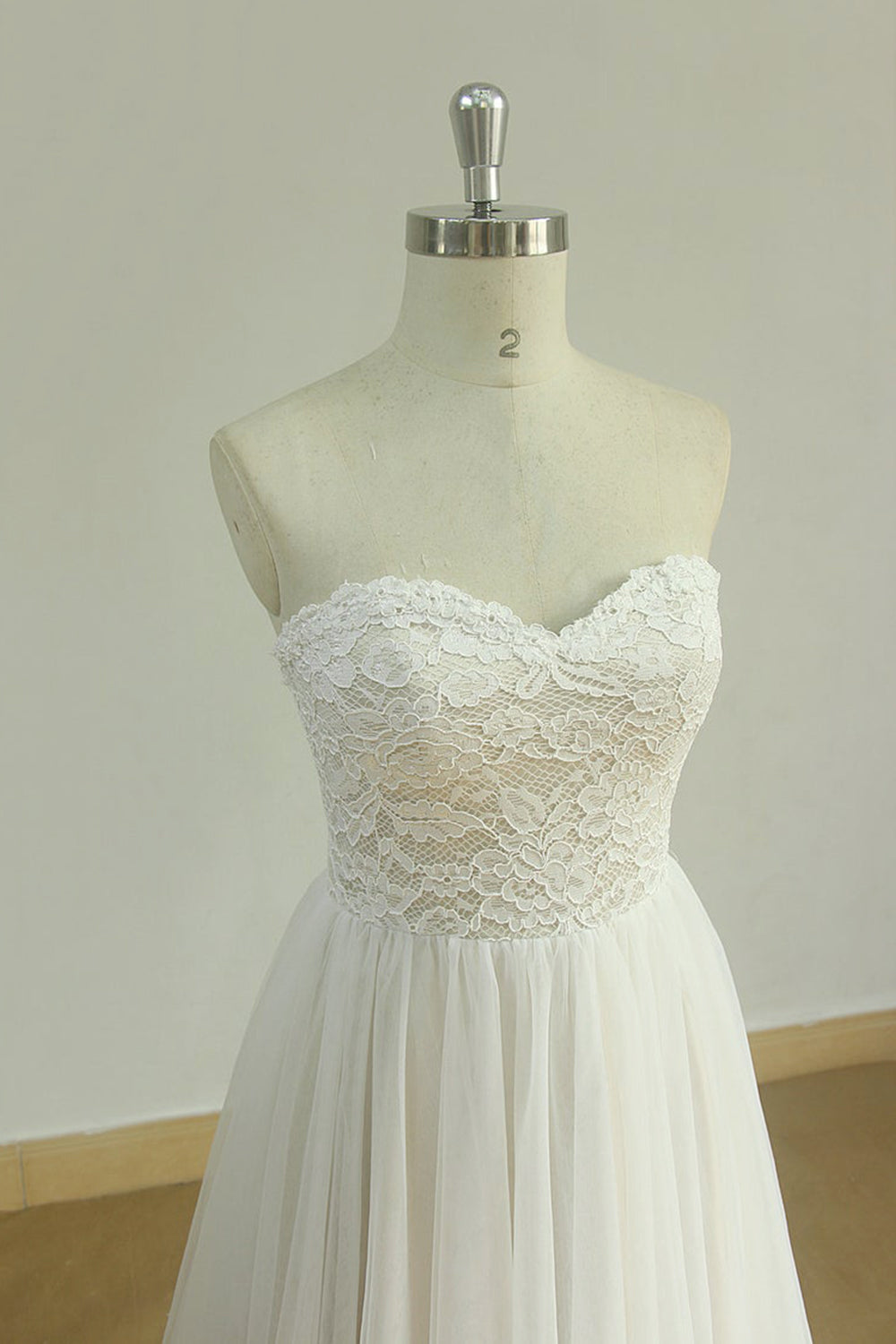Sexy Sweetheart White Tulle Wedding Dress | Lace A-line Ruffles Bridal Gowns