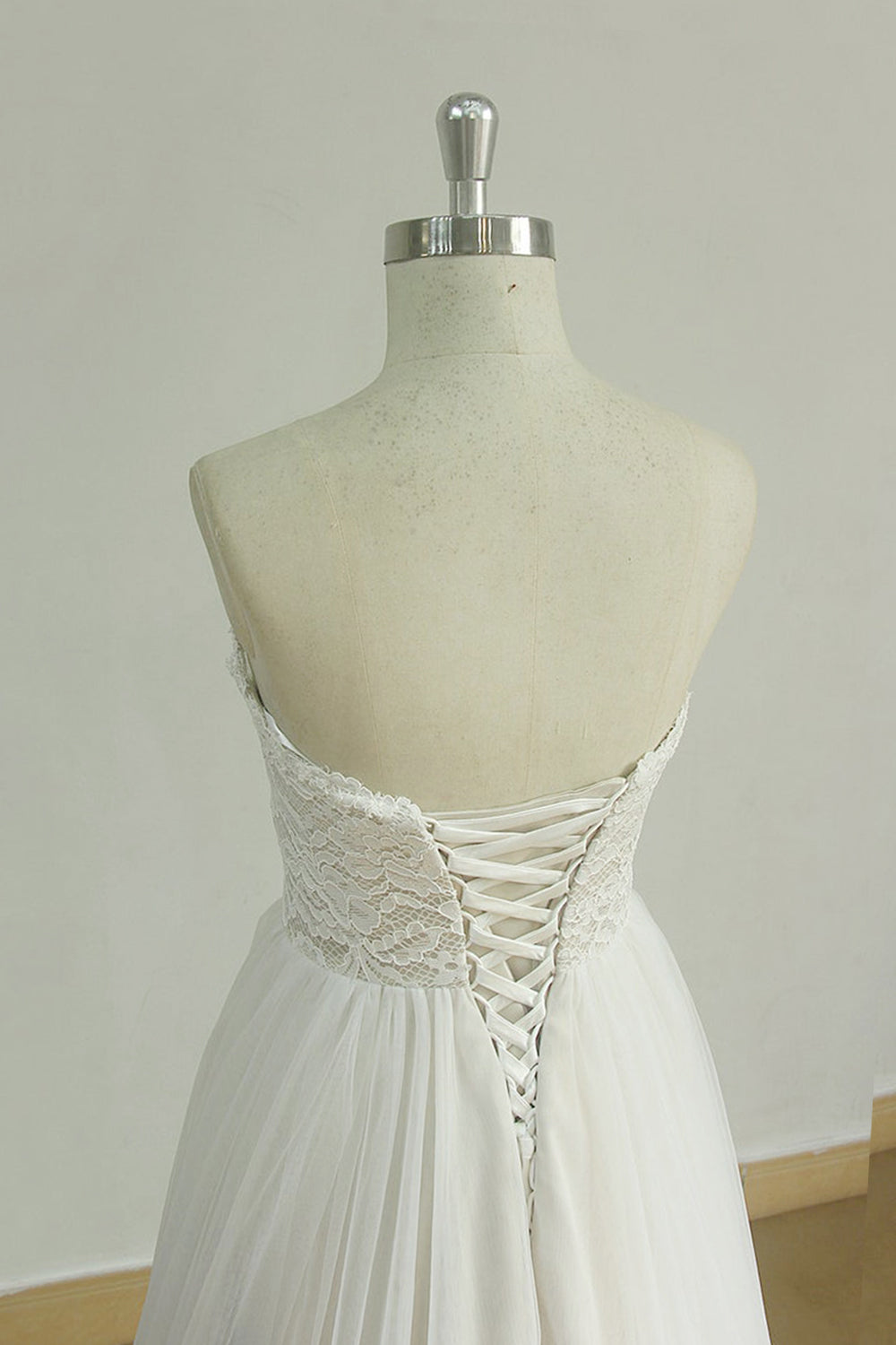 Sexy Sweetheart White Tulle Wedding Dress | Lace A-line Ruffles Bridal Gowns