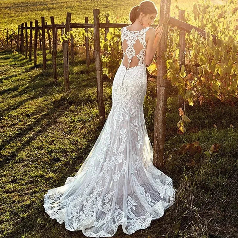 Sexy V-Neck Mermaid Wedding Dress 2023 Lace Boho Sleeveless Bride Gown Customized Buttons Pleats Illusion Back Vestido De Novia (ZD13302)