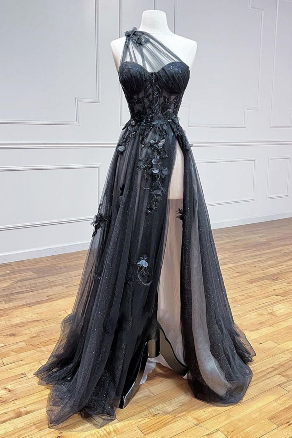 Sexy Black A-Line One Shoulder Long Prom Dress With Appliques - VelvetHem
