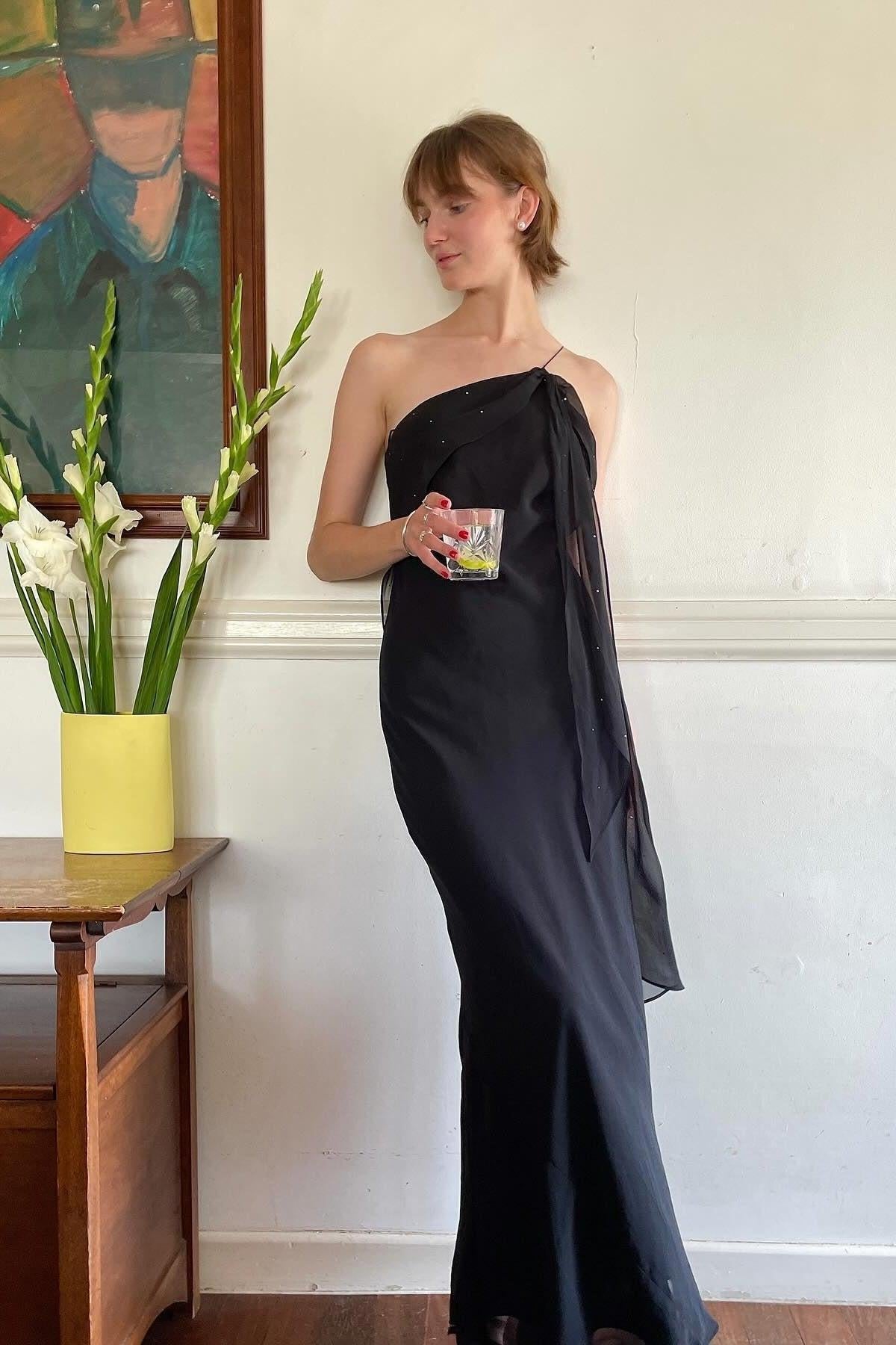 Sheath One Shoulder Black Floor Length Party Dress With Ruffles Formal Evening Gown