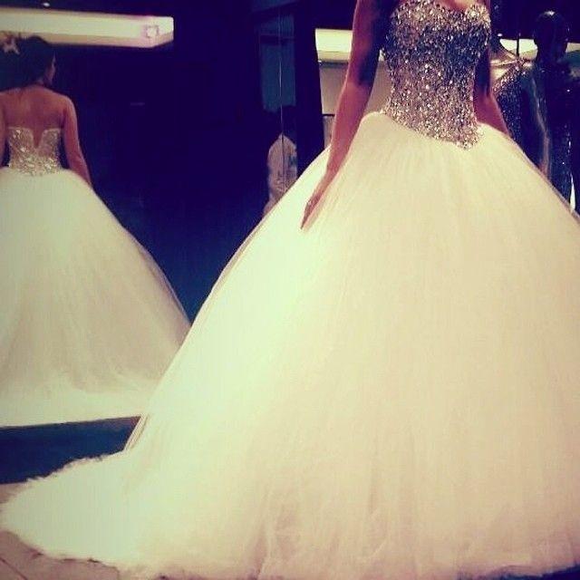 Shiny Crystals Sweetheart Wedding Dress with Puffy Tulle Skirt Bridal Ball Gowns