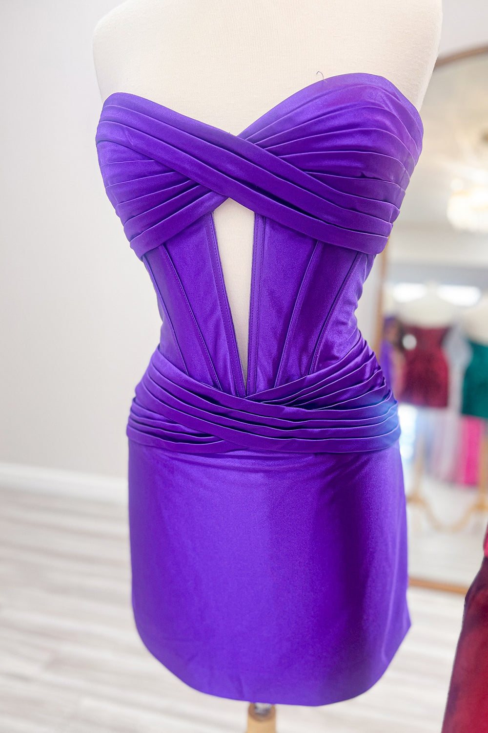 Simple Golden Homecoming Dresses Corset Strapless Tight Short Cocktail Dresses