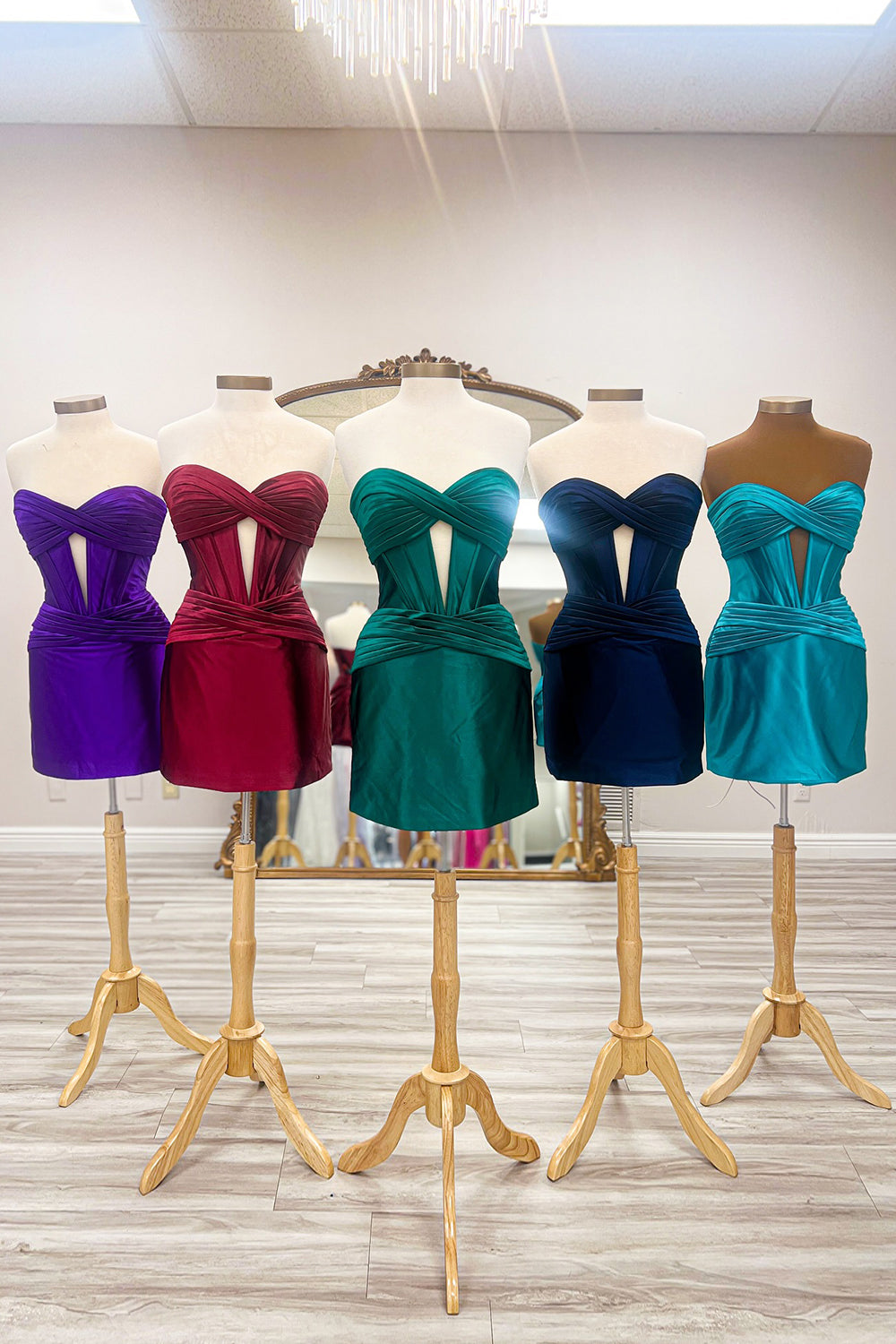 Simple Golden Homecoming Dresses Corset Strapless Tight Short Cocktail Dresses